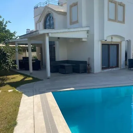 Villa Bodrum De Denize 250 M Lüx Havuzlu Turgutreis