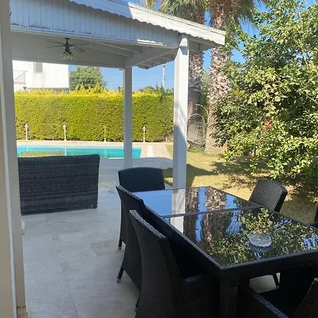 ヴィラ Bodrum De Denize 250 M Lux Havuzlu *