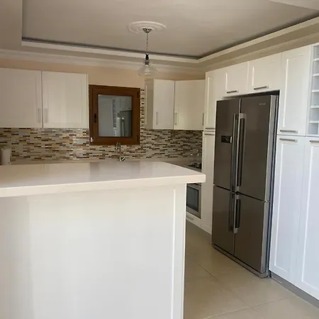 Bodrum De Denize 250 M Lux Havuzlu *
