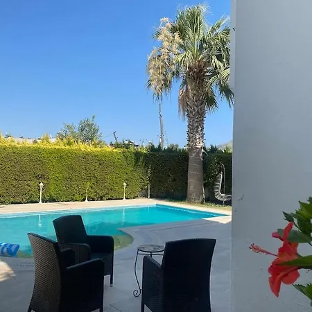 Bodrum De Denize 250 M Lux Havuzlu Villa *