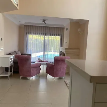 Bodrum De Denize 250 M Lux Havuzlu *
