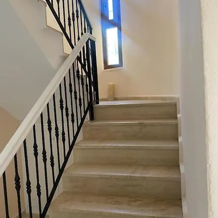 Bodrum De Denize 250 M Lux Havuzlu *